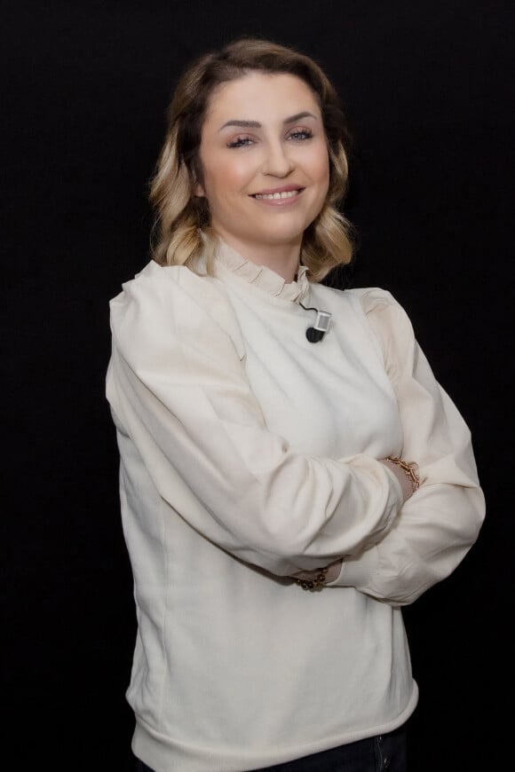 Amandine Pelissard ( Familles Nombreuses) - Sur le plateau de l'émission TPMP (Touche Pas à Mon Poste) - Paris le 08/02/22 © Jack Tribeca / Bestimage 