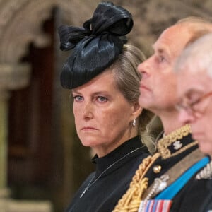 Le roi Charles III d'Angleterre, le prince Andrew, duc d'York, Sophie Rhys-Jones, duchesse de Wessex, le prince Edward, comte de Wessex - Prière pour le décès de la reine Elisabeth II en la cathédrale St Giles d'Édimbourg.