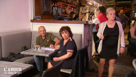 Jean et ses prétendantes Laurence et Nathalie dans "L'amour est dans le pré" - M6