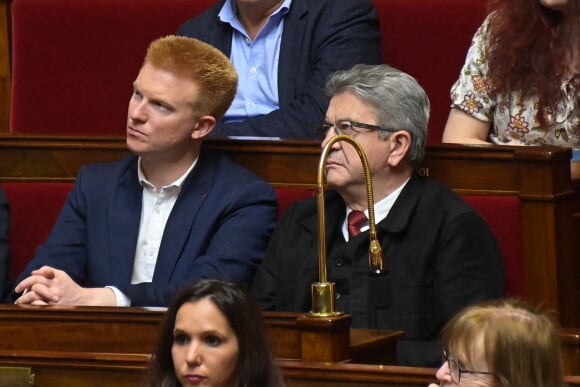 Adrien Quatennens (député La France Insoumise), Jean Luc Melenchon (La France Insoumise) - Visio-conférence du président ukrainien Volodymyr Zelensky devant les membres de l'Assemblée Nationale à Paris. Le 23 mars 2022 © Federico Pestellini / Panoramic / Bestimage