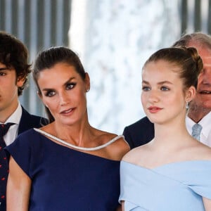 La reine Letizia d’Espagne, La princesse Leonor et L'infante Sofia d'Espagne - La famille royale d'Espagne arrive à la cérémonie de remise des prix "Princess of Girona Foundation" à Barcelone le 4 juillet 2022.