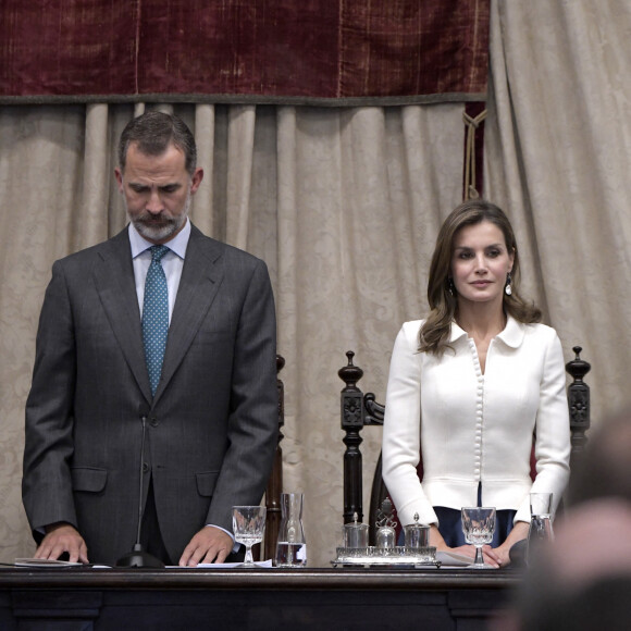 Le roi Felipe VI et la reine Letizia d'Espagne assistent à l'ouverture de la saison universitaire à Salamanque le 14 septembre 2017.
