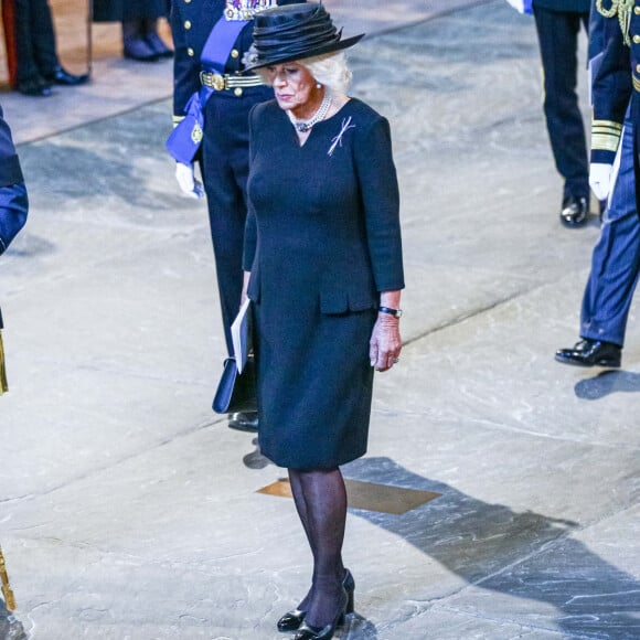 Le roi Charles III d'Angleterre, la princesse Anne, Camilla Parker Bowles, reine consort d'Angleterre - Procession cérémonielle du cercueil de la reine Elisabeth II du palais de Buckingham à Westminster Hall à Londres le 14 septembre 2022. © Photoshot / Panoramic / Bestimage