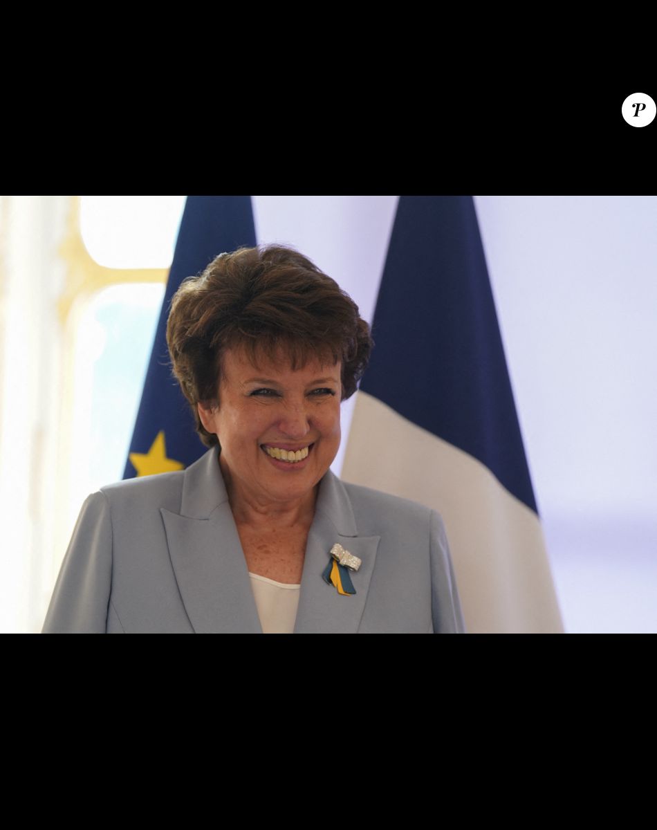 Passation de pouvoirs entre Roselyne Bachelot et Rima Abdul-Malak, nouvelle ministre de la culture, au ministère de la Culture à Paris, le 20 mai 2022.