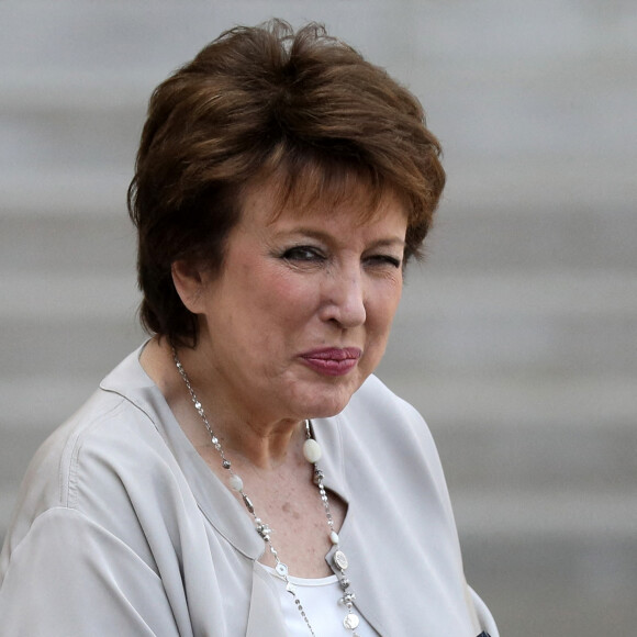 Roselyne Bachelot, ministre de la Culture - Sorties du Conseil des ministres du mercredi 4 mai au palais de l'Elysée à Paris © Stéphane Lemouton / Bestimage