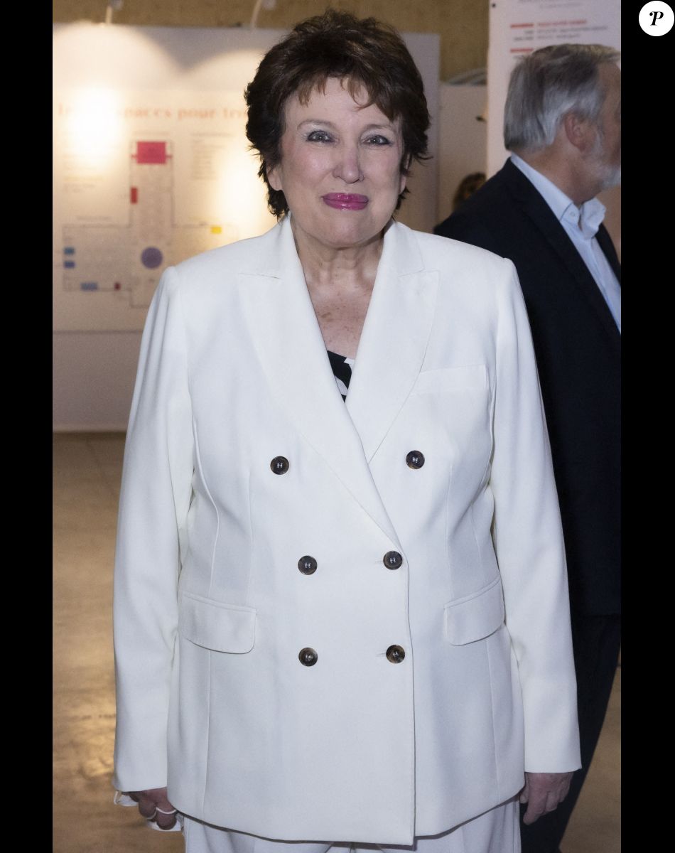 Roselyne Bachelot au Festival du Livre de Paris au Grand Palais éphémère à Paris, France, le 22 avril 2022. © Jack Tribeca/Bestimage