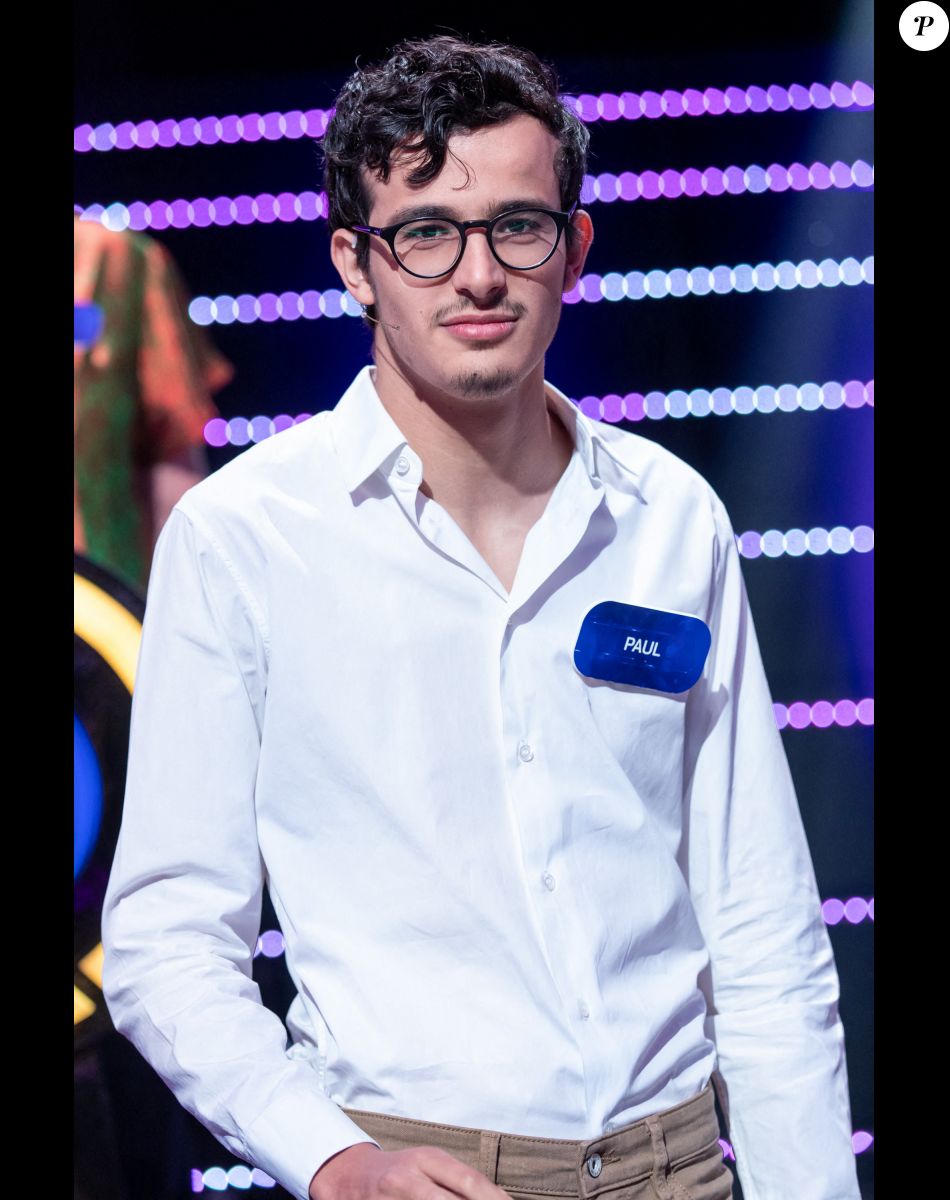 Exclusif - Paul El Kharrat (Les 12 coups de midi) (A n'utiliser que dans le cadre de cette émission) - Enregistrement de l'émission "Le Quiz des Champions" présentée par C.Féraud, et diffusée le 9 octobre à 21h05 sur France 2 © Cyril Moreau / Bestimage Le Quiz des Champions, un nouveau grand jeu en première partie de soirée sur France 2 qui, pour la première fois en France, va faire s'affronter 10 des plus grands champions de jeux télévisés, toutes chaînes confondues ! Au départ : 10 candidats d'exception, dont le parcours a passionné les téléspectateurs de Tout le monde veut prendre sa place, Slam, Questions pour un champion, Les 12 coups de midi ou encore Qui veut gagner des millions ?. Tous vont s'affronter au cours de 4 manches qui vont les soumettre à tous les types de questions : questions de rapidité, questions de listes, QCM, questions en rafales, thèmes sabotages... pour mettre leurs exceptionnelles connaissances à rude épreuve ! Le grand gagnant qui aura triomphé de tous ses adversaires, décrochera le titre de " Champion des champions " et remportera 20 000 € à reverser à l'association de son choix.