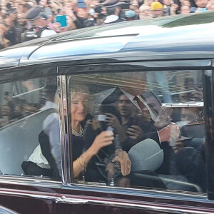 Le roi Charles III d'Angleterre et la reine consort Camilla Parker Bowles quittent le palais de Buckingham à Londres, pour se rendre au palais Saint-James pour la proclamation de roi. Le 10 septembre 2022