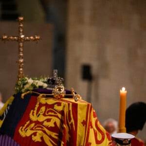 Le prince Andrew, duc d'York - Le roi d'Angleterre organise une veillée au côté du cercueil de la reine Elizabeth II d'Angleterre au Westminster Hall à Londres, Royaume Uni, le 16 septembre 2022. 