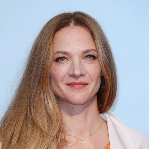 Odile Vuillemin au photocall de la cérémonie de clôture de la 24ème édition du Festival de la Fiction TV de La Rochelle, France, le 17 septembre 2022. © Patrick Bernard/Bestimage 