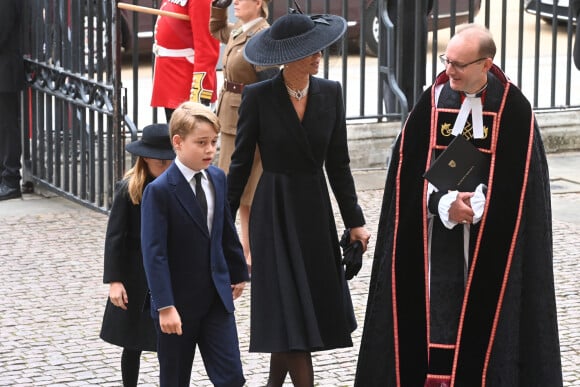 Kate Middleton, le prince George, la princesse Charlotte - Service funéraire à l'Abbaye de Westminster pour les funérailles d'Etat de la reine Elizabeth II d'Angleterre le 19 septembre 2022. © Geoff Pugh / PA via Bestimage