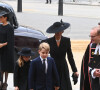 Kate Middleton, le prince George, la princesse Charlotte de Galles - Arrivées au service funéraire à l'Abbaye de Westminster pour les funérailles d'Etat de la reine Elizabeth II d'Angleterre le 19 septembre 2022. © Geoff Pugh / PA via Bestimage