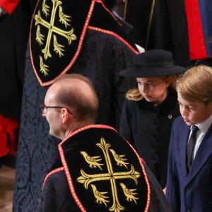Kate Middleton, le prince George, la princesse Charlotte - Service funéraire à l'Abbaye de Westminster pour les funérailles d'Etat de la reine Elizabeth II d'Angleterre. Londres, le 19 septembre 2022. © Phil Noble / PA via Bestimage