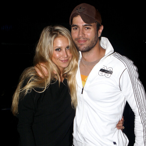 Anna Kournikova et Enrique Iglesias très amoureux dans les rues de Miami.