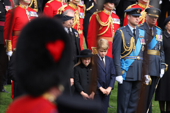 La princesse Charlotte et le prince George, le prince de Galles William - Procession du cercueil de la reine Elizabeth II d'Angleterre de l'Abbaye de Westminster à Wellington Arch à Hyde Park Corner le 19 septembre 2022