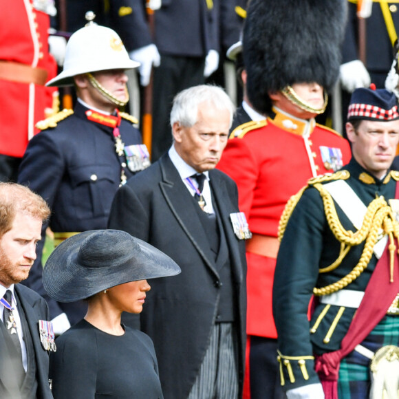 Le prince William, prince de Galles, Le prince Harry, duc de Sussex,Meghan Markle, duchesse de Sussex et Peter Phillips - Funérailles nationales de la reine Elizabeth II à Londres, Royaume Uni, le 19 septembre 2022. © Avalon/panoramic/Bestimage