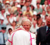Jana Novotna réconfortée par la duchesse de Kent, Katharine Worsley lors de sa défaite en finale du tournoi de Wimblodon contre S. Graff en juin 1993.