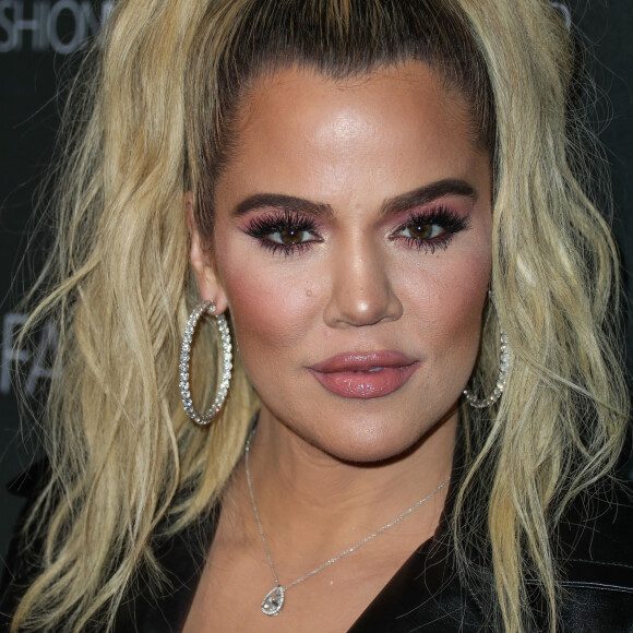 Khloe Kardashian lors du photocall de la soirée Fashion Nova X Cardi B à Hollywood le 14 novembre 2018. 