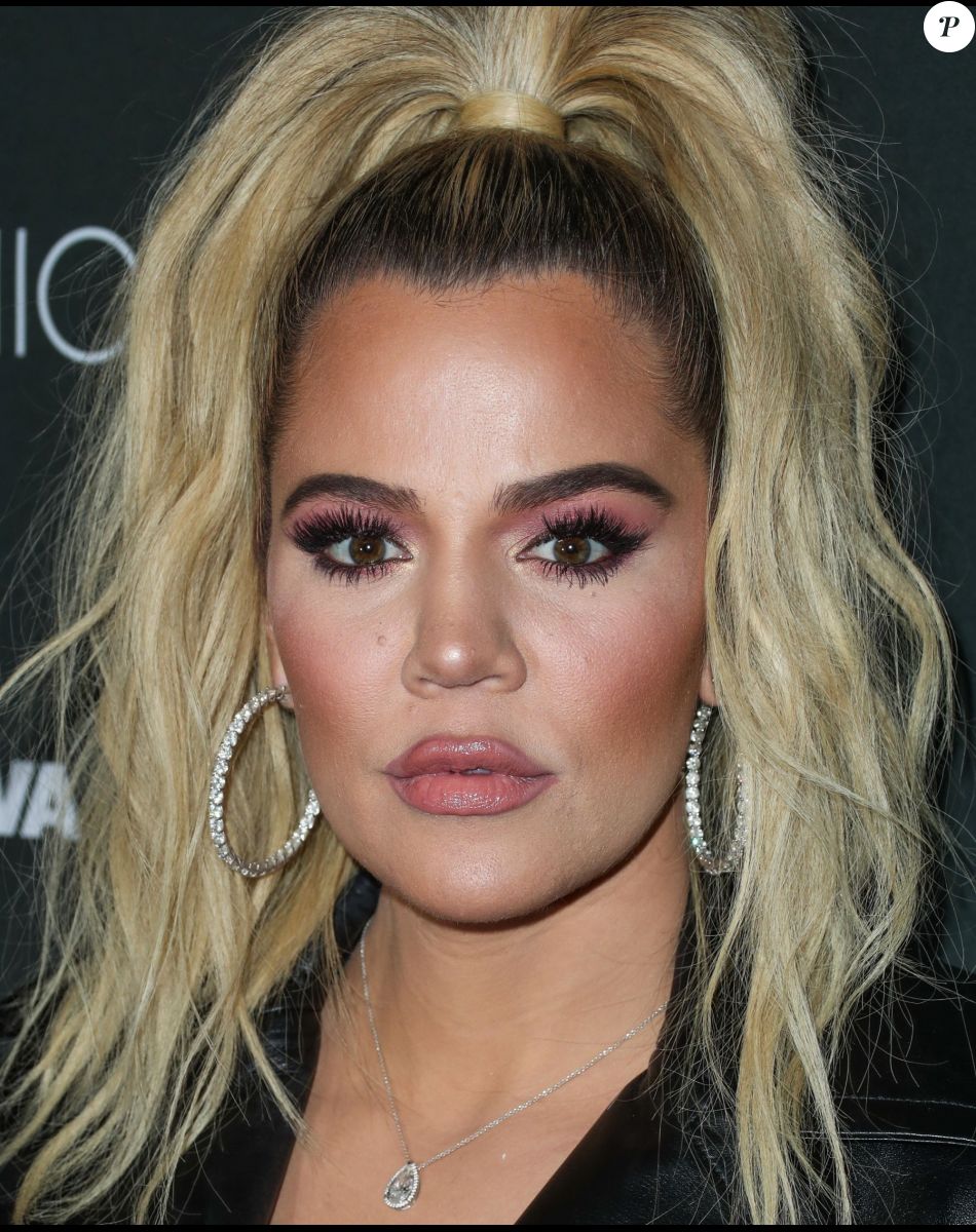 Khloe Kardashian lors du photocall de la soirée Fashion Nova X Cardi B à Hollywood le 14 novembre 2018.