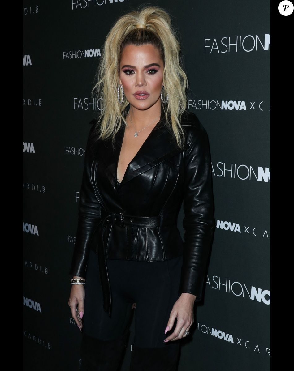 Khloe Kardashian lors du photocall de la soirée Fashion Nova X Cardi B à Hollywood le 14 novembre 2018.