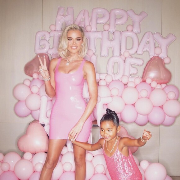 Khloé Kardashian et sa fille True, devenue grande soeur après la naissance de son fils @ Instagram / Khloé Kardashian