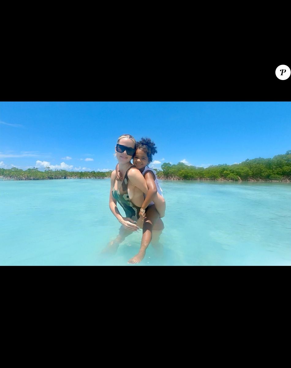 Khloé Kardashian et sa fille True, devenue grande soeur après la naissance de son fils @ Instagram / Khloé Kardashian