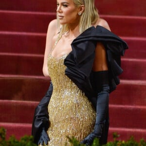 Khloe Kardashian - Les célébrités arrivent à la soirée du "MET Gala 2022" à New York, le 2 mai 2022.  Celebrities arrive at the "MET Gala 2022". New York, May 2nd, 2022. 