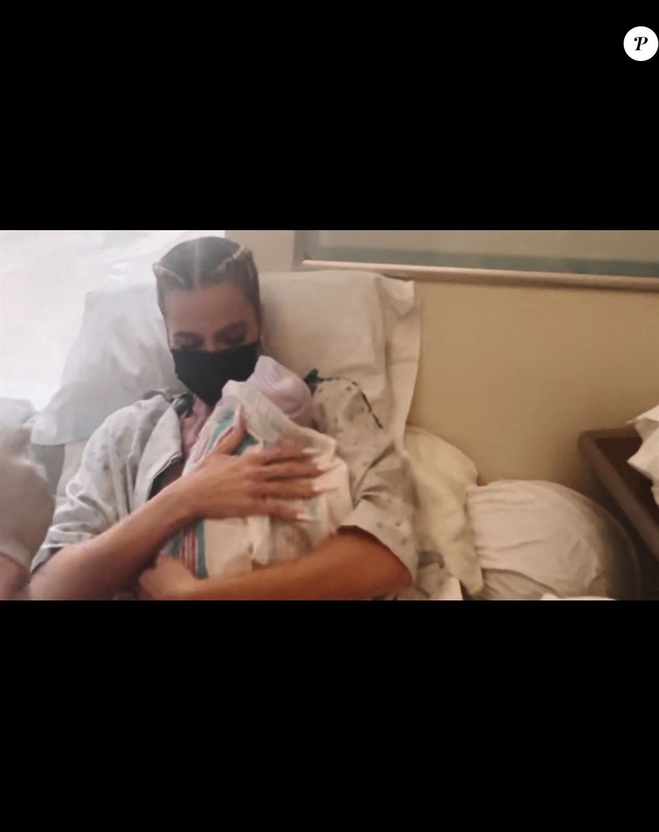Khloe Kardashian - K.Kardashian accueille son second enfant dans la deuxième saison de "The Kardashians". Khloe Kardashian et son compagnon T.Thompson ont eu cet enfant en août dernier par mère porteuse, alors que le joueur de basket l'avait trompé. Le 21 septembre 2022.