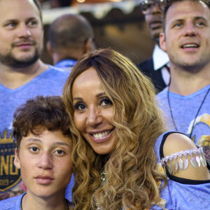 Cathy Guetta et son fils Tim Elvis sont venus assister au défilé des meilleurs écoles de samba, celle du groupe spécial. Ils ont assisté aux défilés dans la loge "King" une loge haut de gamme où de nombreuses personnalités viennent assister au carnaval de Rio . Rio de Janeiro le 4 Mars 2019. © Denis Raphaël / Carnavalderio.fr / Bestimage 