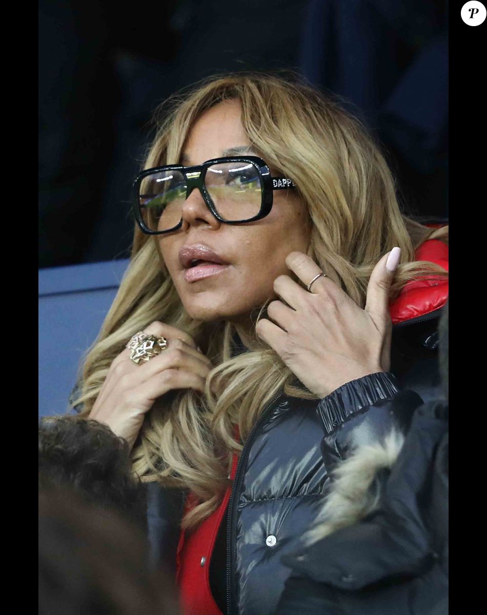 Cathy Guetta - People dans les tribunes du match de football PSG - Guingamp (9-0) au Parc des Princes à Paris le 19 janvier 2019.