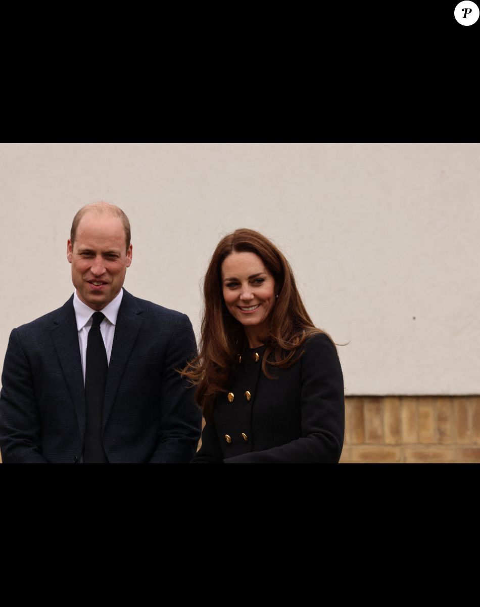 Le prince William, duc de Cambridge et Kate Middleton, duchesse de Cambridge, visitent le centre RAF Air Cadets à Londres, le 21 avril 2021, quelques jours après les obsèques du Prince Philip.