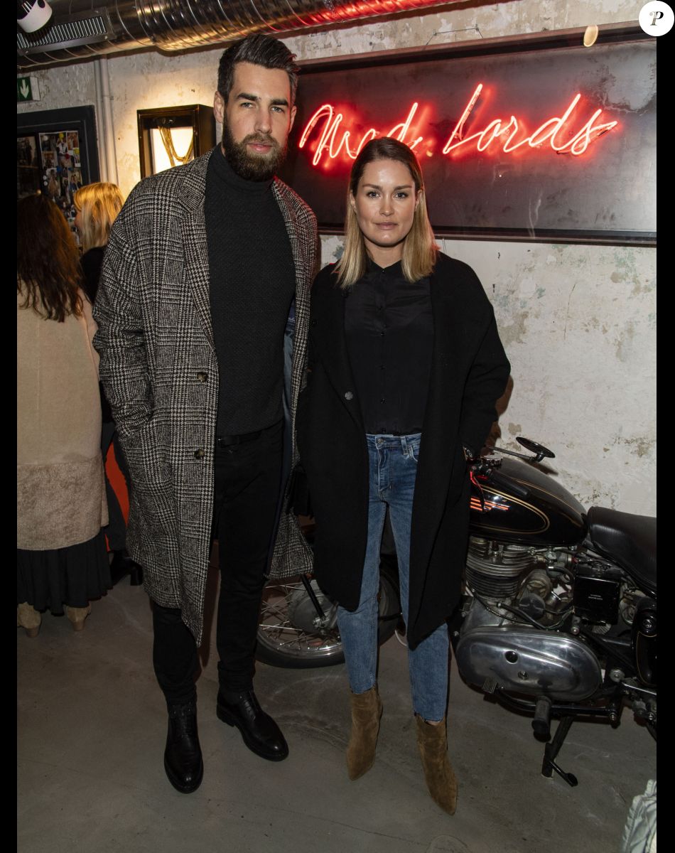 Info du 24 août 2022 - Luka Karabatic papa pour la deuxième fois - Exclusif - Luka Karabatic et sa compagne Jeny Priez lors du cocktail dînatoire expérimental "Guitar Players Show" organisé à la boutique Mad Lords "House of jewelry", située rue Saint Honoré. Paris, le 22 novembre 2018. © Pierre Perusseau/Bestimage
