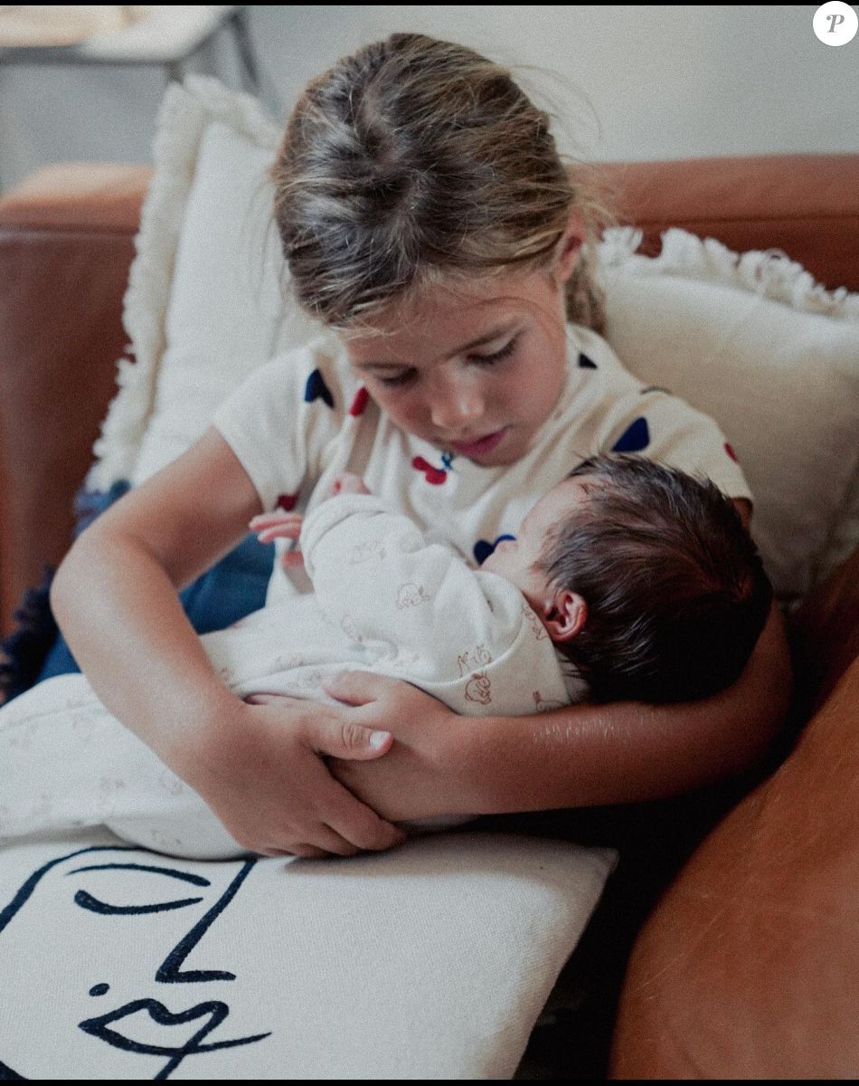Dali, l'enfant de Luka Karabatic et Jenny Priez, fête ses 1 mois.