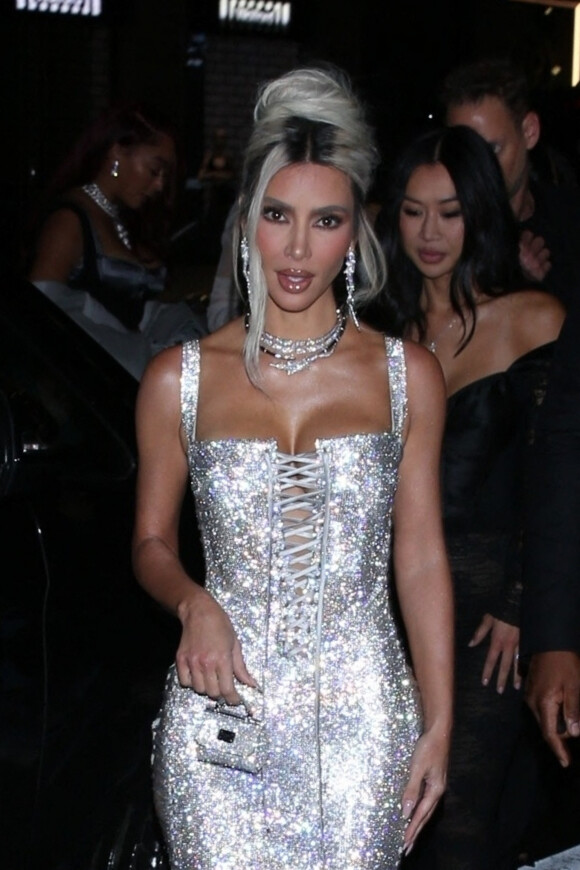 Kim Kardashian arrive à la soirée "Dolce & Gabbana" lors de la Fashion Week de Milan (MLFW), le 24 septembre 2022. 
