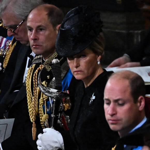 Le prince Edward, comte de Wessex et la comtesse Sophie - Service funéraire à l'Abbaye de Westminster pour les funérailles d'Etat de la reine Elizabeth II d'Angleterre. Le sermon est délivré par l'archevêque de Canterbury Justin Welby (chef spirituel de l'Eglise anglicane) au côté du doyen de Westminster David Hoyle. Londres, le 19 septembre 2022. © Ben Stansall / PA / Bestimage 