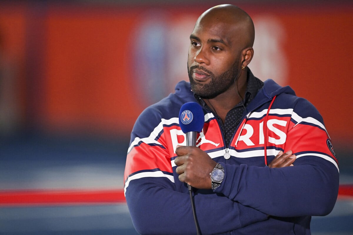 Photo Teddy Riner T.Riner donne le coup d'envoi du match et le PSG