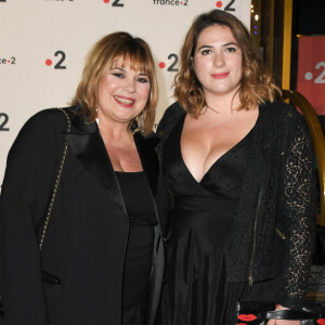 Michèle Bernier et Charlotte Gaccio lors de la 31e cérémonie des Molières 2019 aux Folies Bergère à Paris, le 13 mai 2019. © Coadic Guirec/Bestimage 