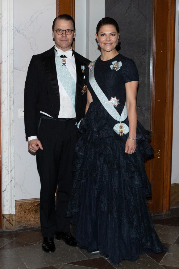 La princesse Victoria et le prince Daniel de Suède - La famille royale de Suède à son arrivée à la cérémonie du 250e anniversaire du "Kungl. Musikaliska Akademien" (Académie royale de musique) à Stockholm. Le 29 novembre 2021 