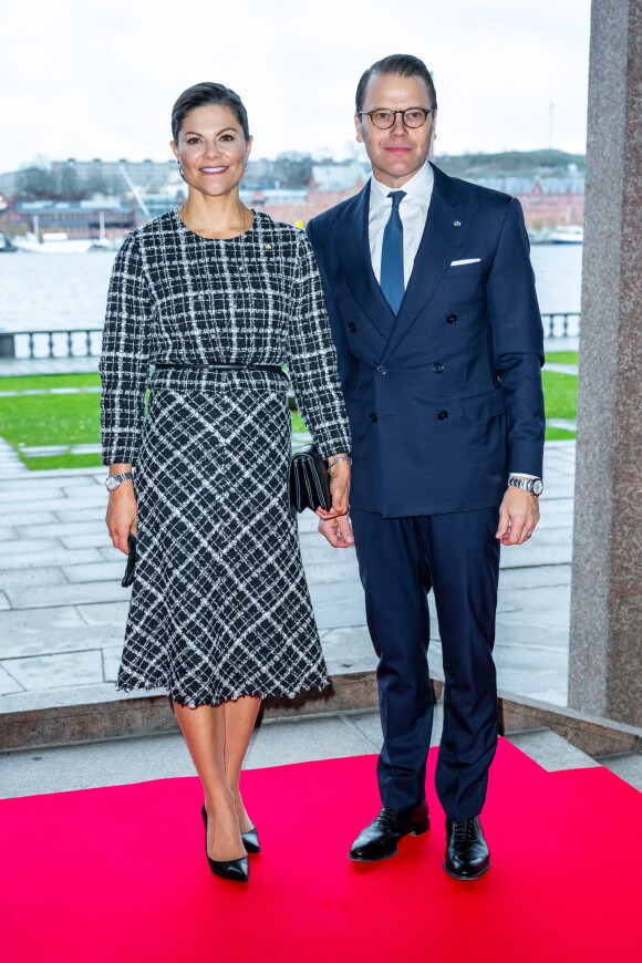 La princesse Victoria et le prince Daniel de Suède - La reine Letizia d'Espagne reçue par la reine Silvia de Suède lors d'un déjeuner à la mairie de Stockholm, le 25 novembre 2021. Le couple royal espagnol est en visite d'Etat de deux jours en Suède. 