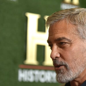 George Clooney au photocall de la soirée "HISTORYTalks 2022: Your Place in History" dans le DAR Constitution Hall de la Maison Blanche à Washington DC, le 24 septembre 2022. 