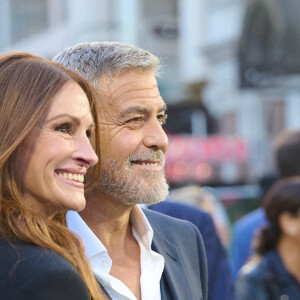 Julia Roberts et George Clooney lors de la première mondiale du film Ticket to Paradise à Londres le 7 septembre 2022.