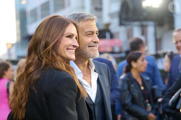 Julia Roberts et George Clooney lors de la première mondiale du film Ticket to Paradise à Londres le 7 septembre 2022.