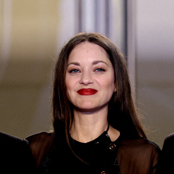 Marion Cotillard - Montée des marches du film " Frère et Soeur " lors du 75ème Festival International du Film de Cannes. Le 20 mai 2022 © Dominique Jacovides / Bestimage 