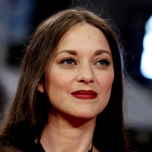 Marion Cotillard - Montée des marches du film " Frère et Soeur " lors du 75ème Festival International du Film de Cannes. © Dominique Jacovides / Bestimage 