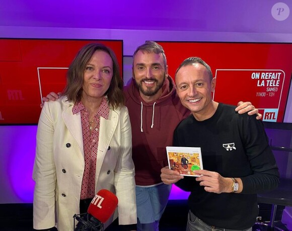 Christophe Willem avec Éric Dussart et Jade dans "On refait la télé" sur RTL samedi 1er octobre 2022.