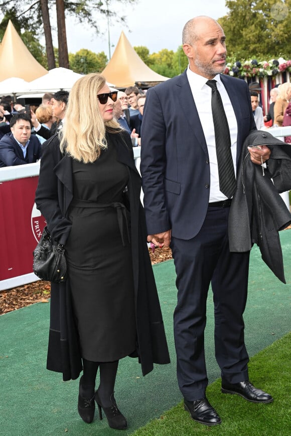 Valérie Trierweiler et son compagnon Romain Magellan - Qatar Prix de l'Arc de Triomphe à l'hippodrome Paris Longchamp le 2 octobre 2022
