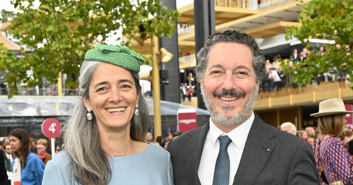 Guillaume Gallienne avec sa femme Amandine Qatar Prix de l'Arc de Triomphe à l'hippodrome Guillaume Gallienne avec sa femme Amandine Qatar Prix de l'Arc de Triomphe à l'hippodrome