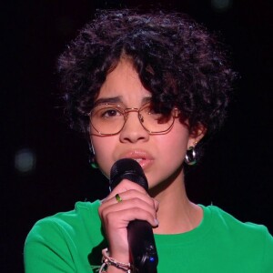 Sanaa, finaliste de "The Voice Kids 2022" de Louane
