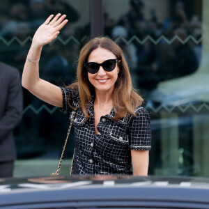 Elsa Zylberstein - Arrivées au Défilé Chanel Femme Prêt-à-porter Printemps/Eté 2023 lors de la Fashion Week de Paris (PFW), France, le 4 octobre 2022. © Clovis / Veeren / Bestimage