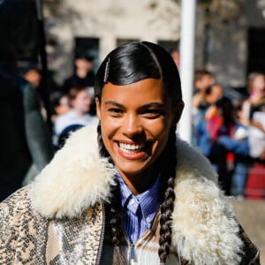 Tina Kunakey - Arrivées au défilé Miu Miu Collection Femme Prêt-à-porter Printemps/Eté 2023 lors de la Fashion Week de Paris (PFW), France, le 4 octobre 2022. © Veeren-Clovis/Bestimage 